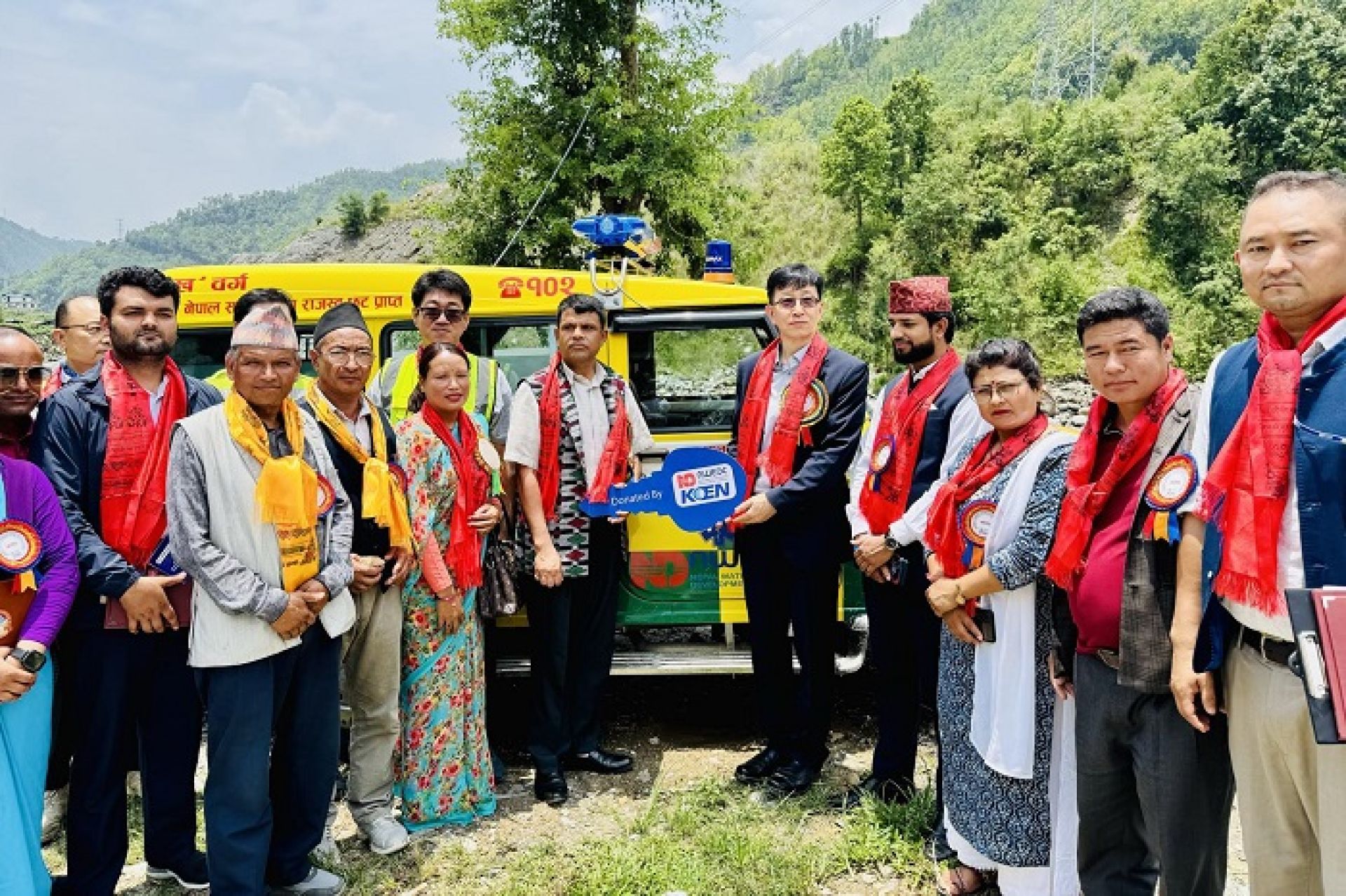 माथिल्लो त्रिशूली-१ जलविद्युतबाट आयोजना प्रभावित उत्तरगया गाउँपालिकालाई एम्बुलेन्स प्रदान 